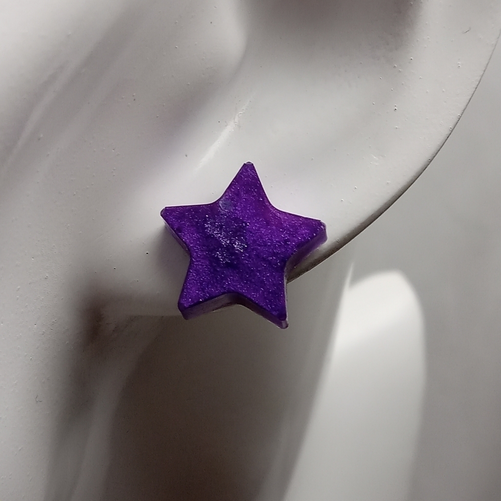 5/$25 Vibrant Purple Star Earrings